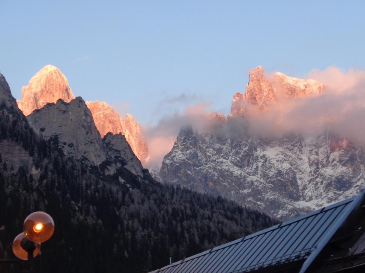 Hotel Garni Suisse San Martino Di Castrozza Exterior photo