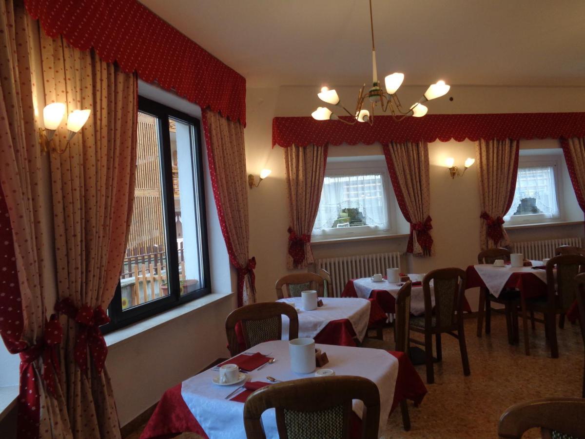 Hotel Garni Suisse San Martino Di Castrozza Exterior photo